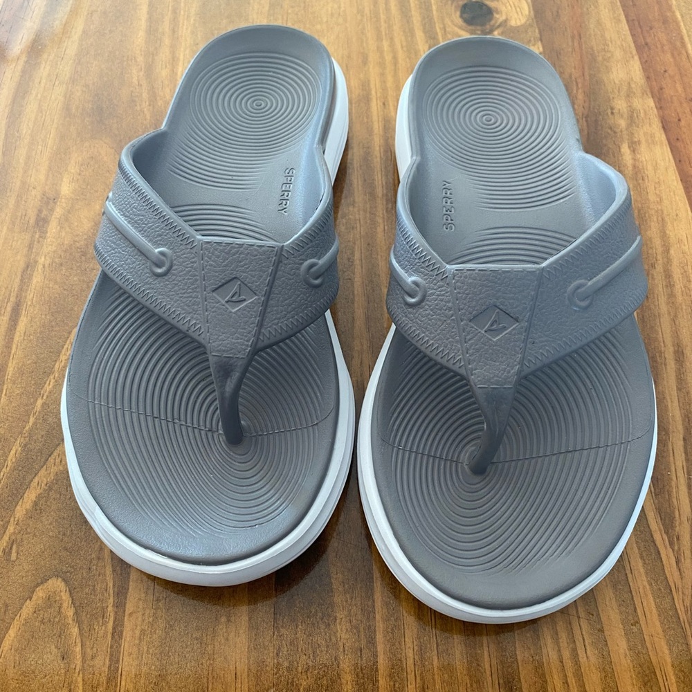 New Sperry Sandals